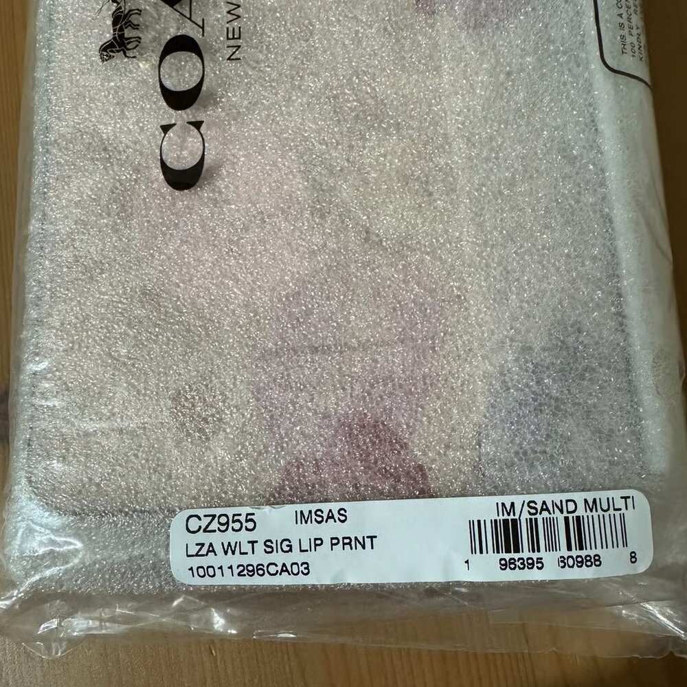 💋 Coach Long Zip Around Wallet In Signature Canvas With Lips Print - Picture 5 of 5
